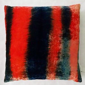 Handmade, Hand dyed Shibori Pillow. 19"X19".